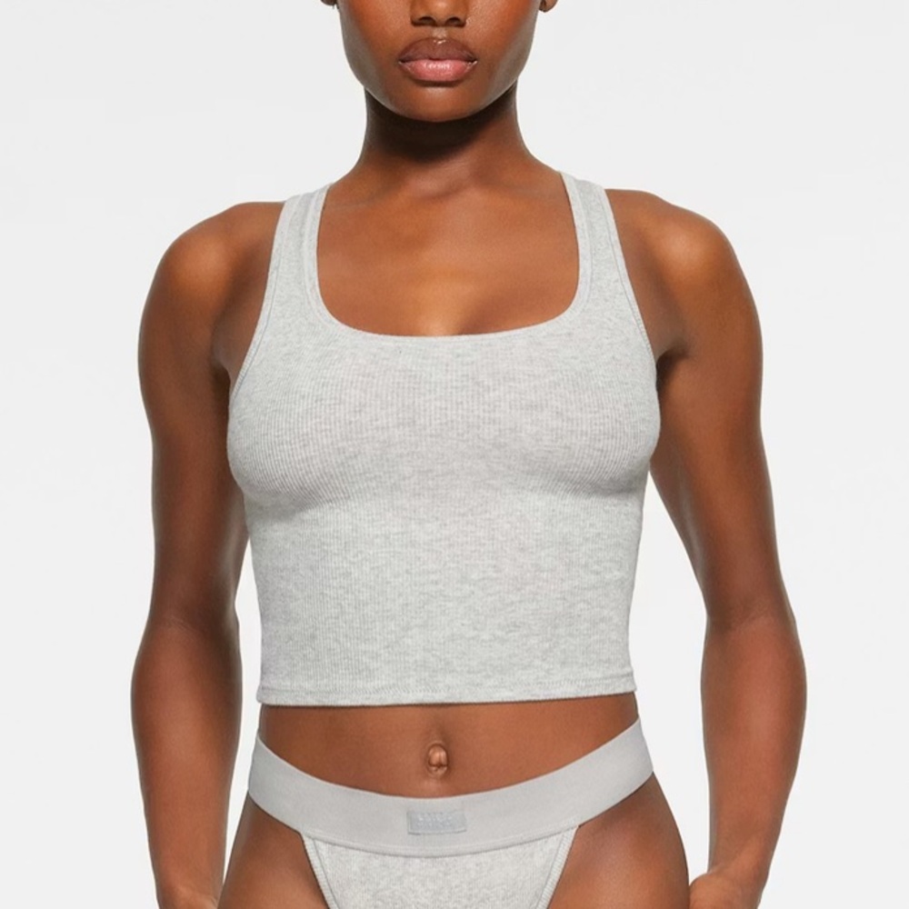 Skims Kim Kardashian Women's Light gray Ribbed Tank Top S